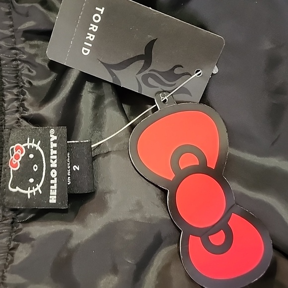 New RARE HTF Torrid X Hello Kitty Patch Bomber Jacket Size 2 Torrid (18/20)  2X - Picture 12 of 16